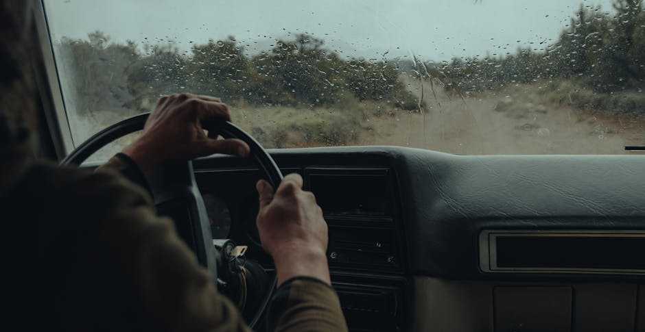 Přehledný dashboard pro správu osobních financí na obrazovce notebooku